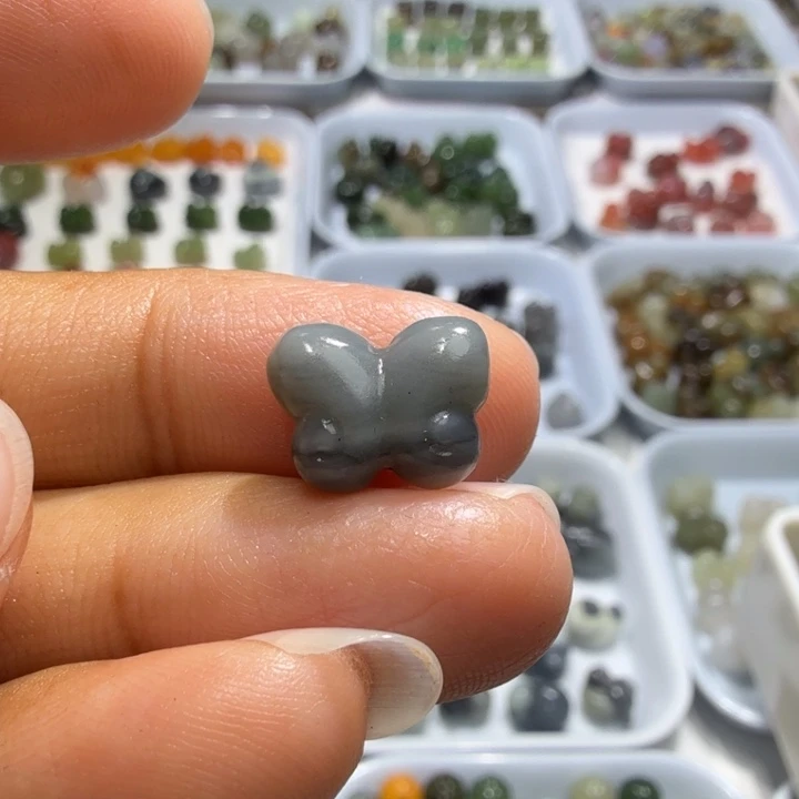 和田玉未镶嵌珠宝奇石