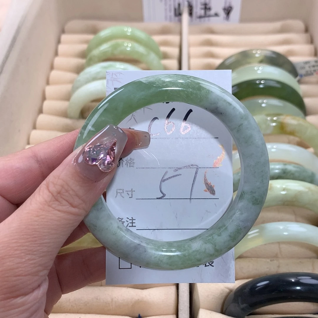 【闪购商品】未镶嵌蛇纹石玉手镯