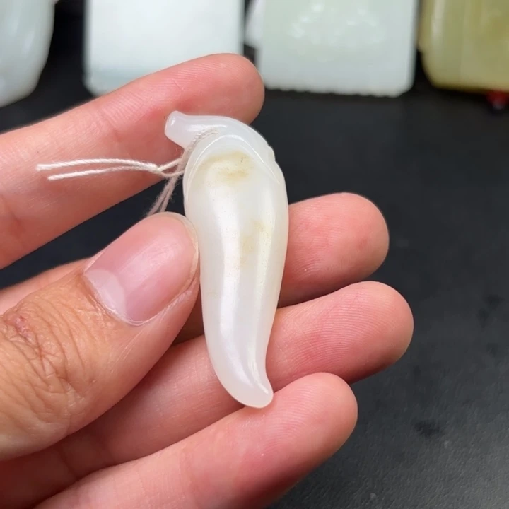 用***6和田玉未镶嵌挂件