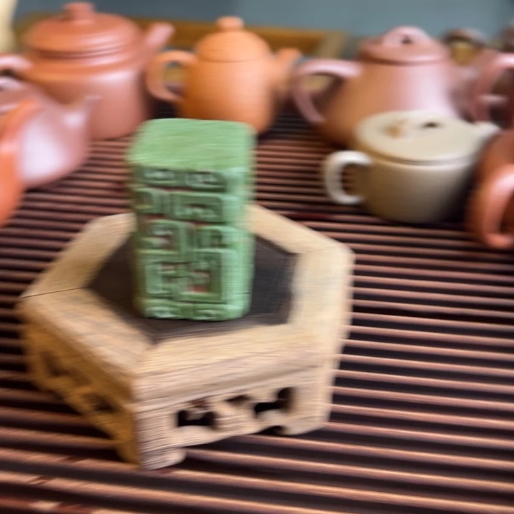 紫砂茶案盖置。