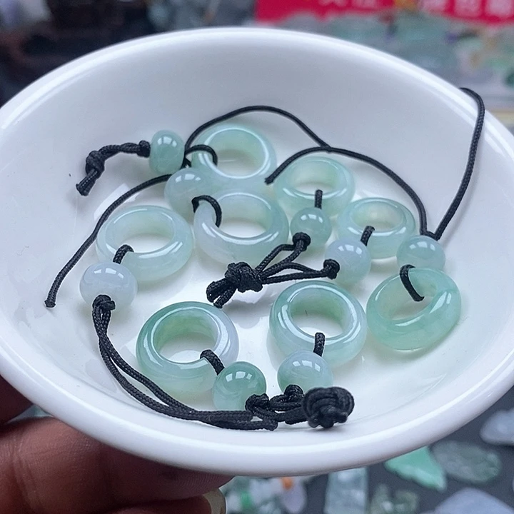 吊坠(不含链)未镶嵌翡翠一个60