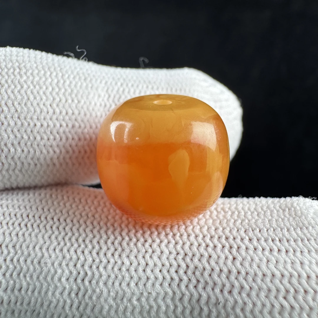 A6780天然原矿蜜蜡 鸡油红墩子 15.3*13mm支持复检