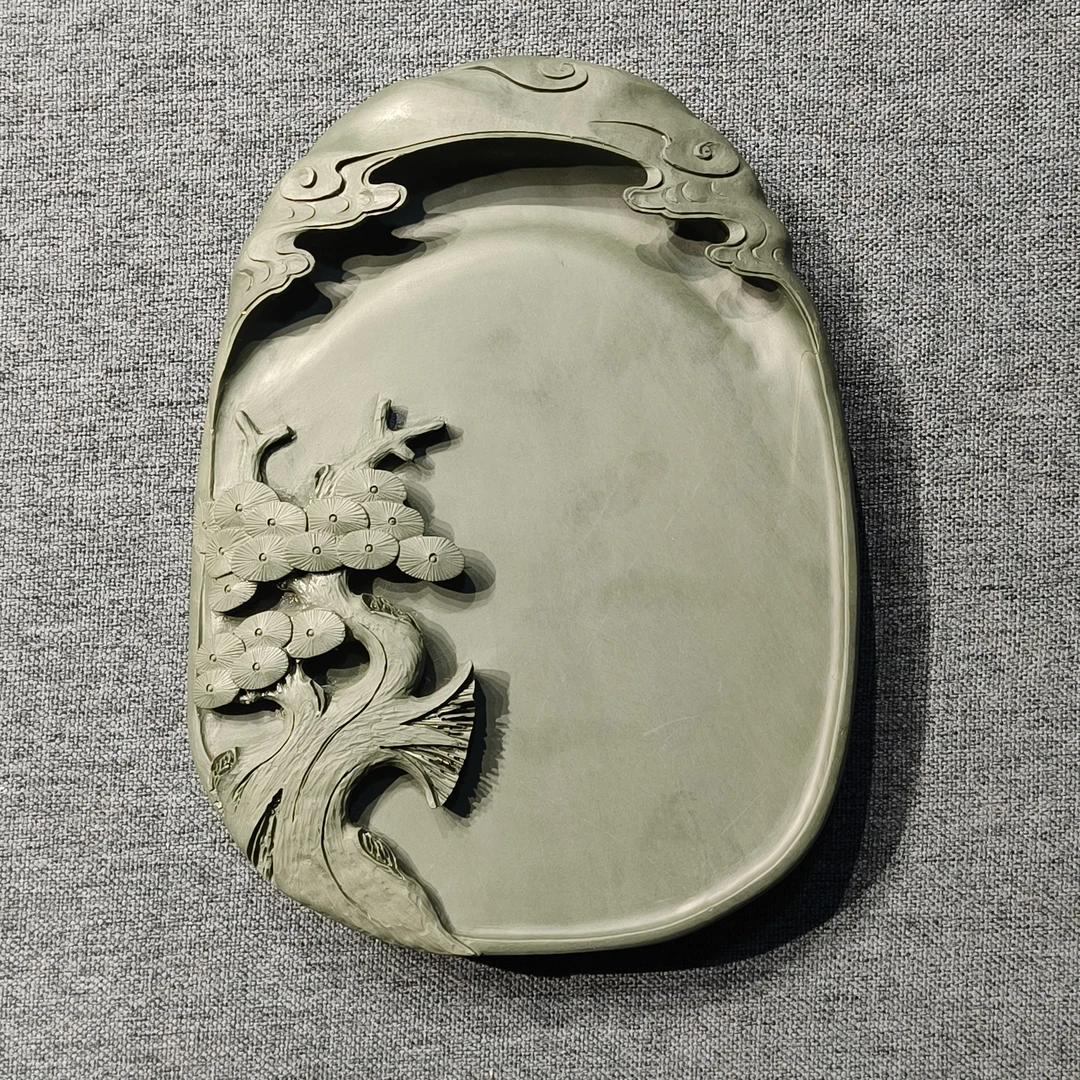 甘肃洮砚，老水泉随型梅花砚，尺寸20.1*14.6*2.6厘米