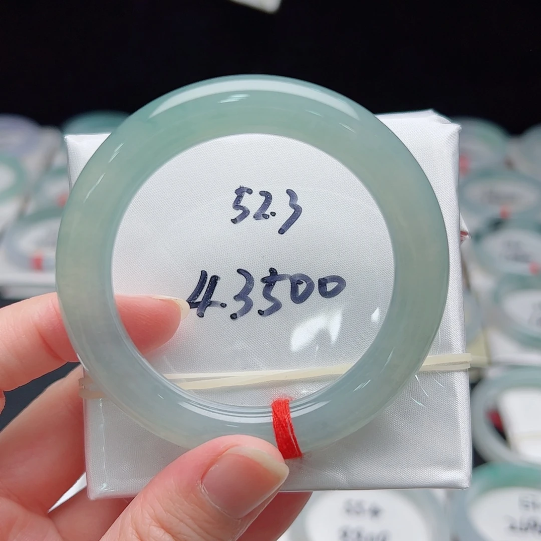 翡翠未镶嵌手镯（圆镯）