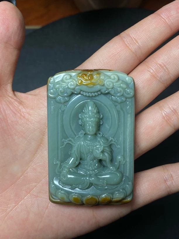 新疆和田玉碧玉观音牌