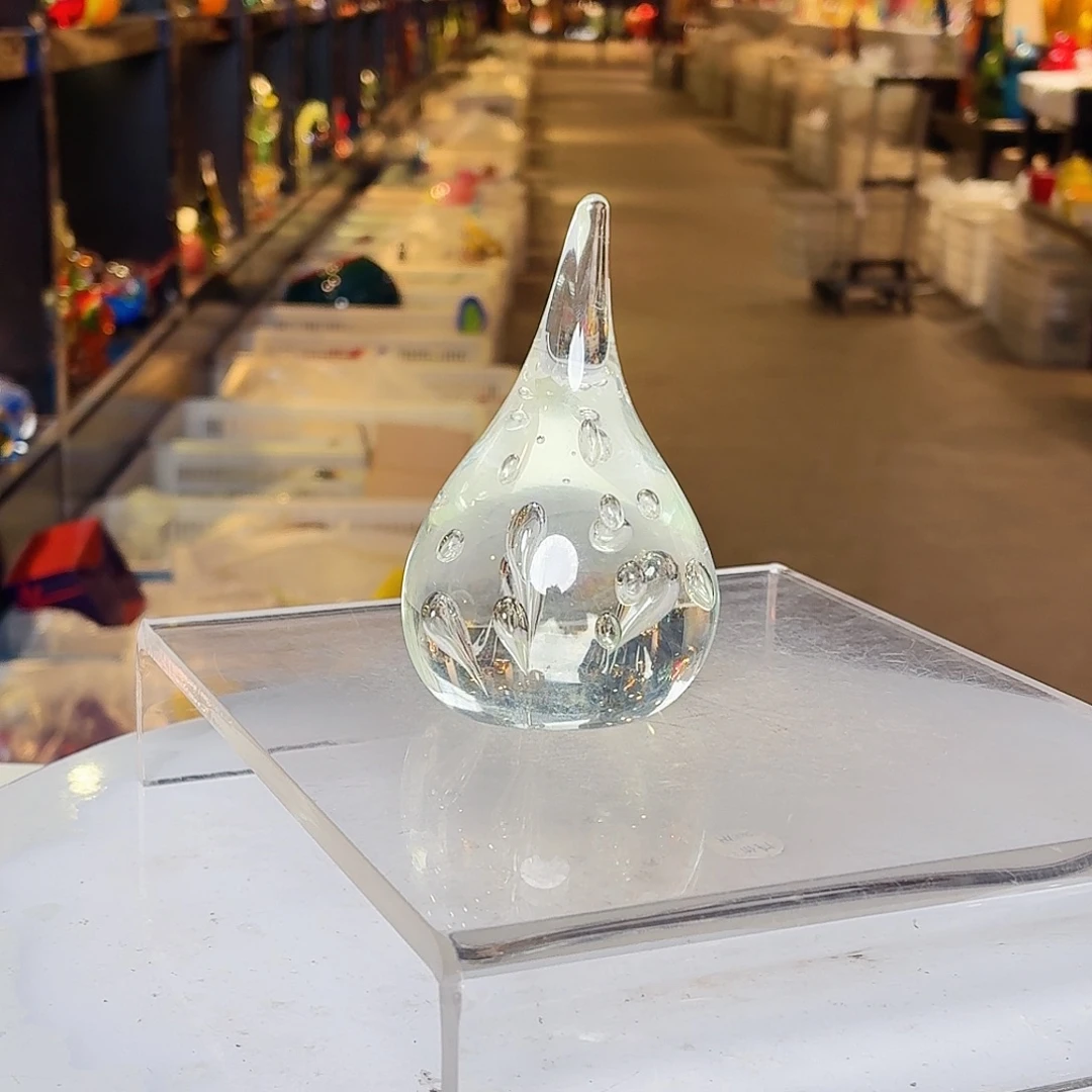 手工艺品琉璃。琉璃岛和白龙