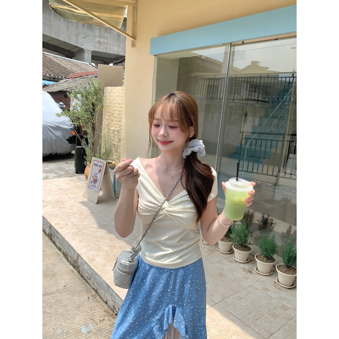 切糕自制【优雅交织】小个子夏通勤韩系酷飒风显瘦扭结针织短袖上衣