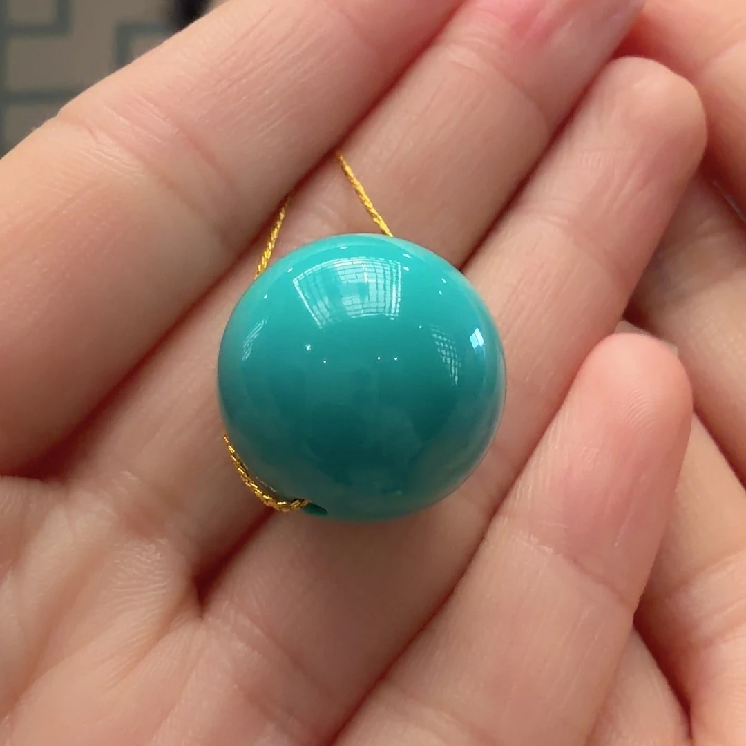 曹***术绿松石未镶嵌颈饰