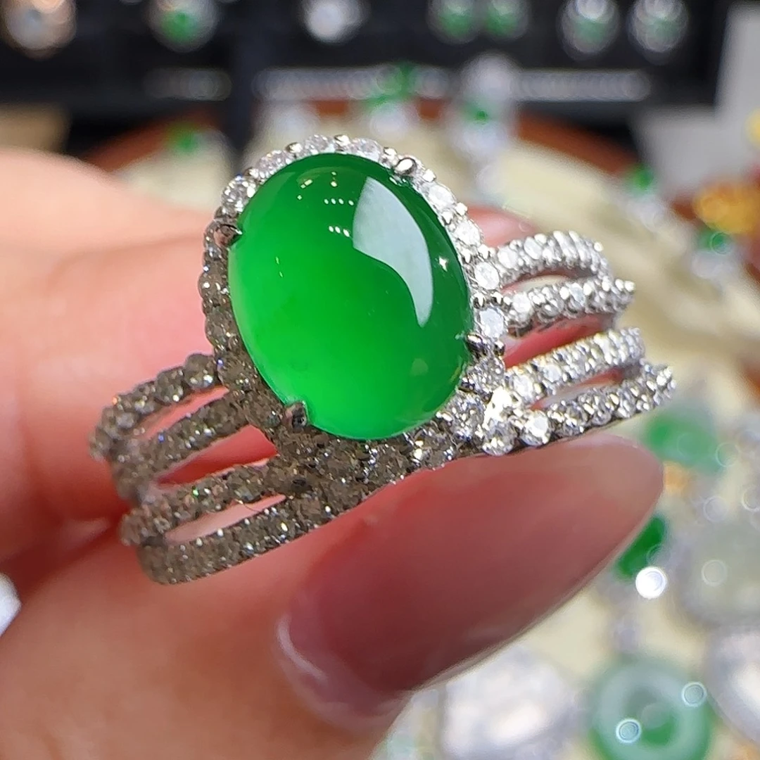 18K金镶嵌戒指翡翠天然翡翠