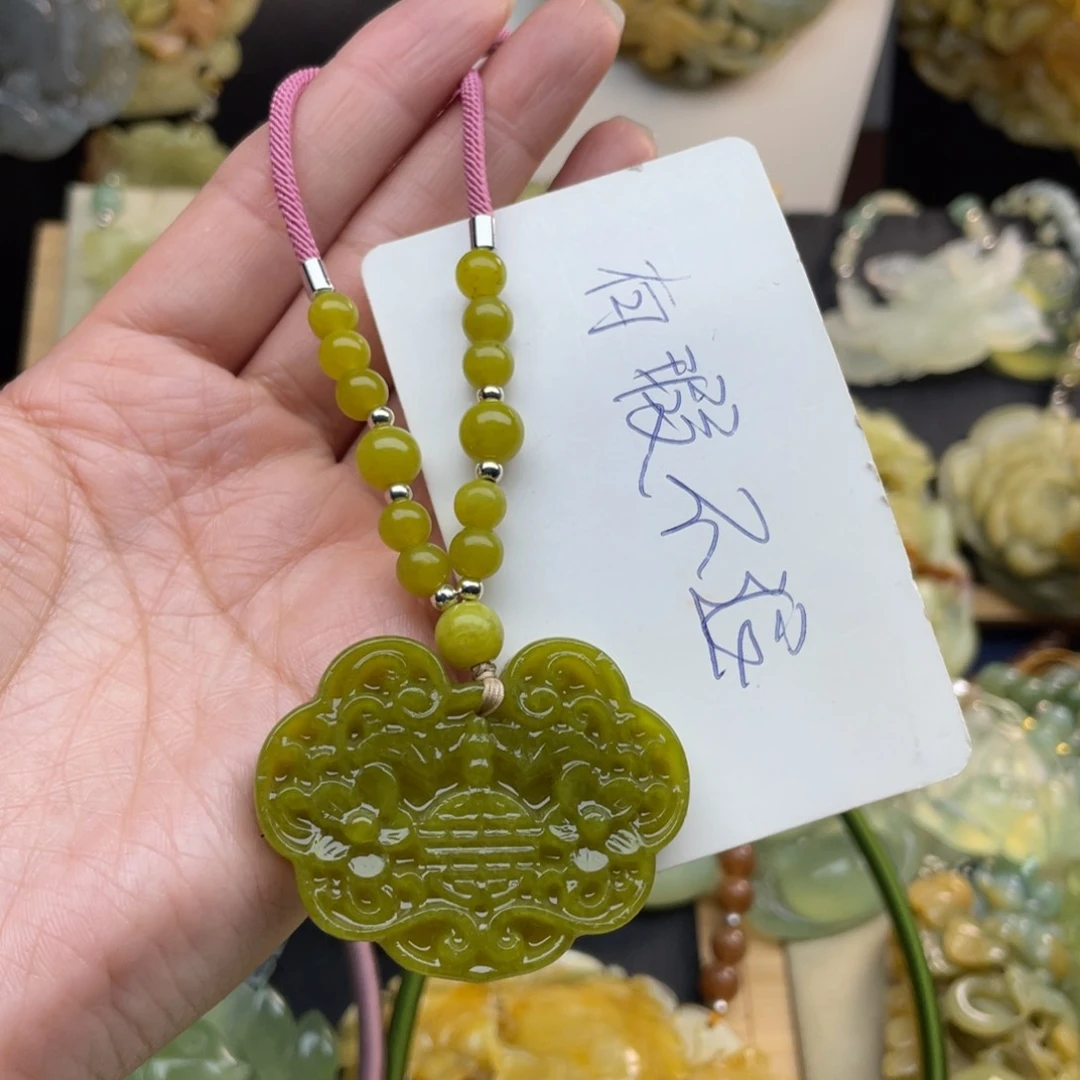 蛇纹石玉颈饰未镶嵌