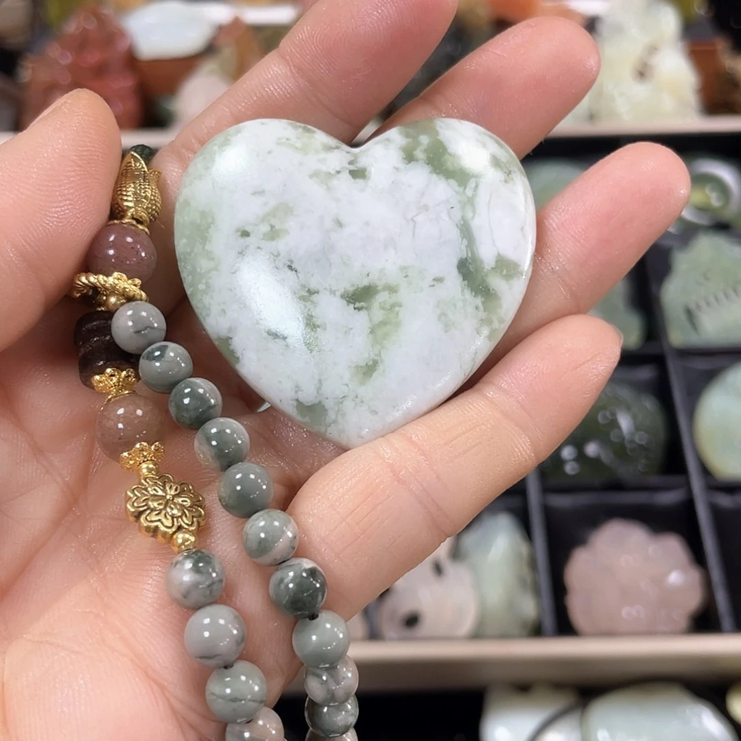 蛇纹石玉颈饰未镶嵌