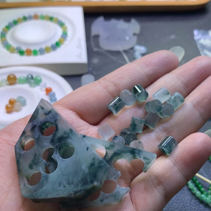 x***妈定制翡翠未镶嵌边角