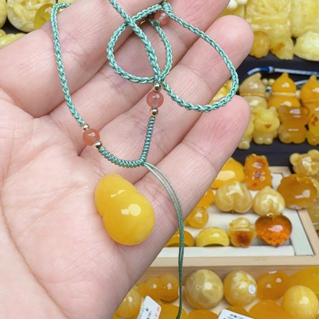 琥珀套链未镶嵌时*?蜜蜡葫芦