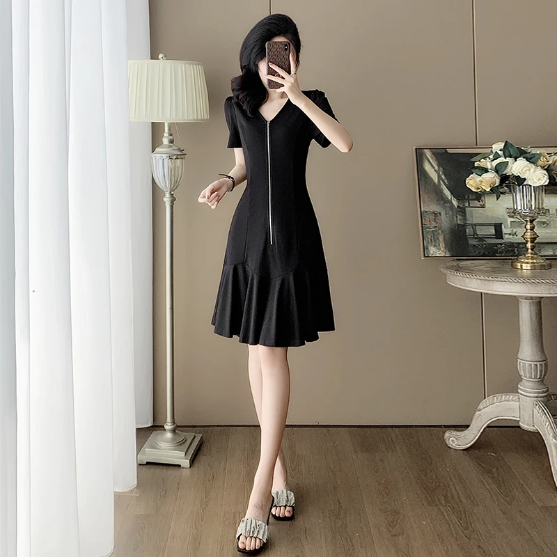 2025夏季新款黑色鱼尾连衣裙气质修身显瘦通勤赫本风小黑裙女