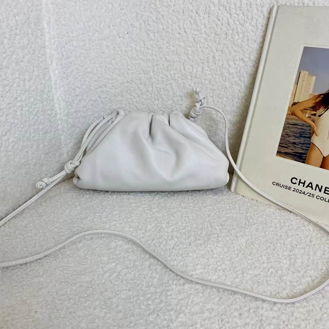 99新 BOTTEGA VENETA/葆蝶家 壹臻中古/白色mini云朵包/41750982