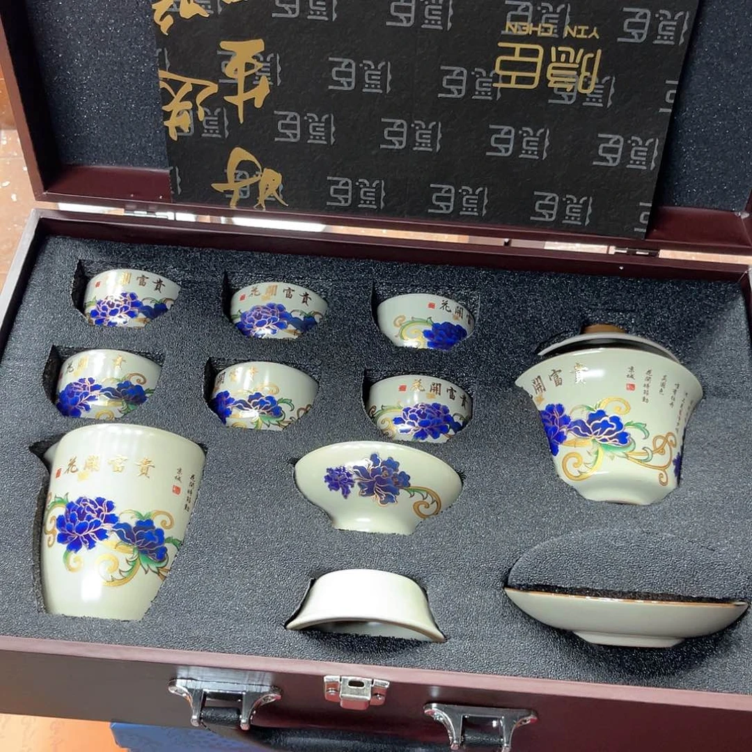 孤品茶具套装等。