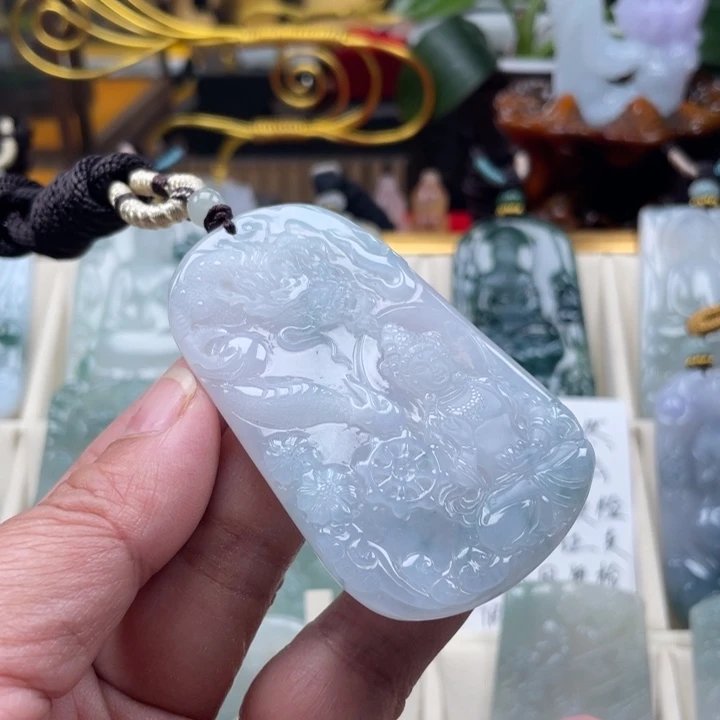 翡翠未镶嵌挂件玉