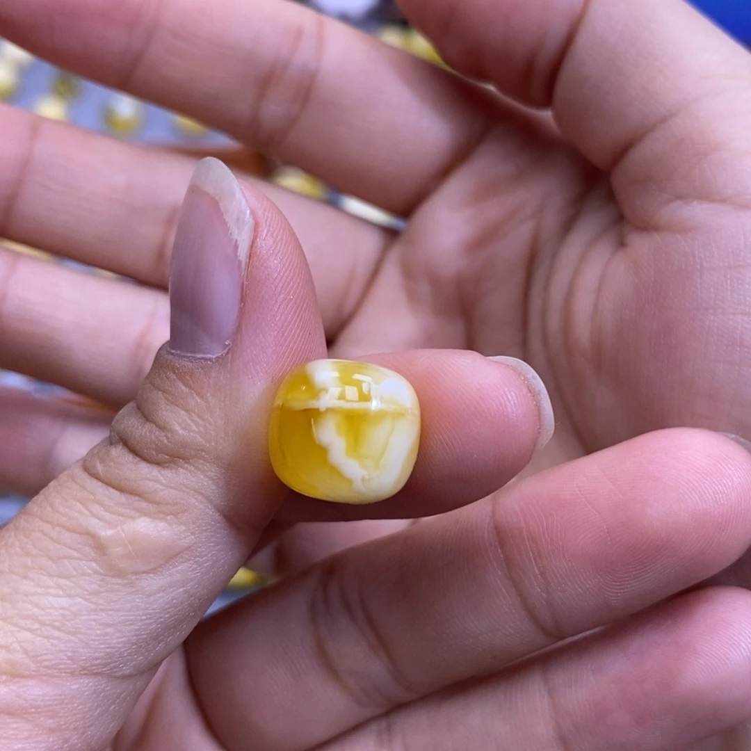琥珀未镶嵌珠宝奇石13.1