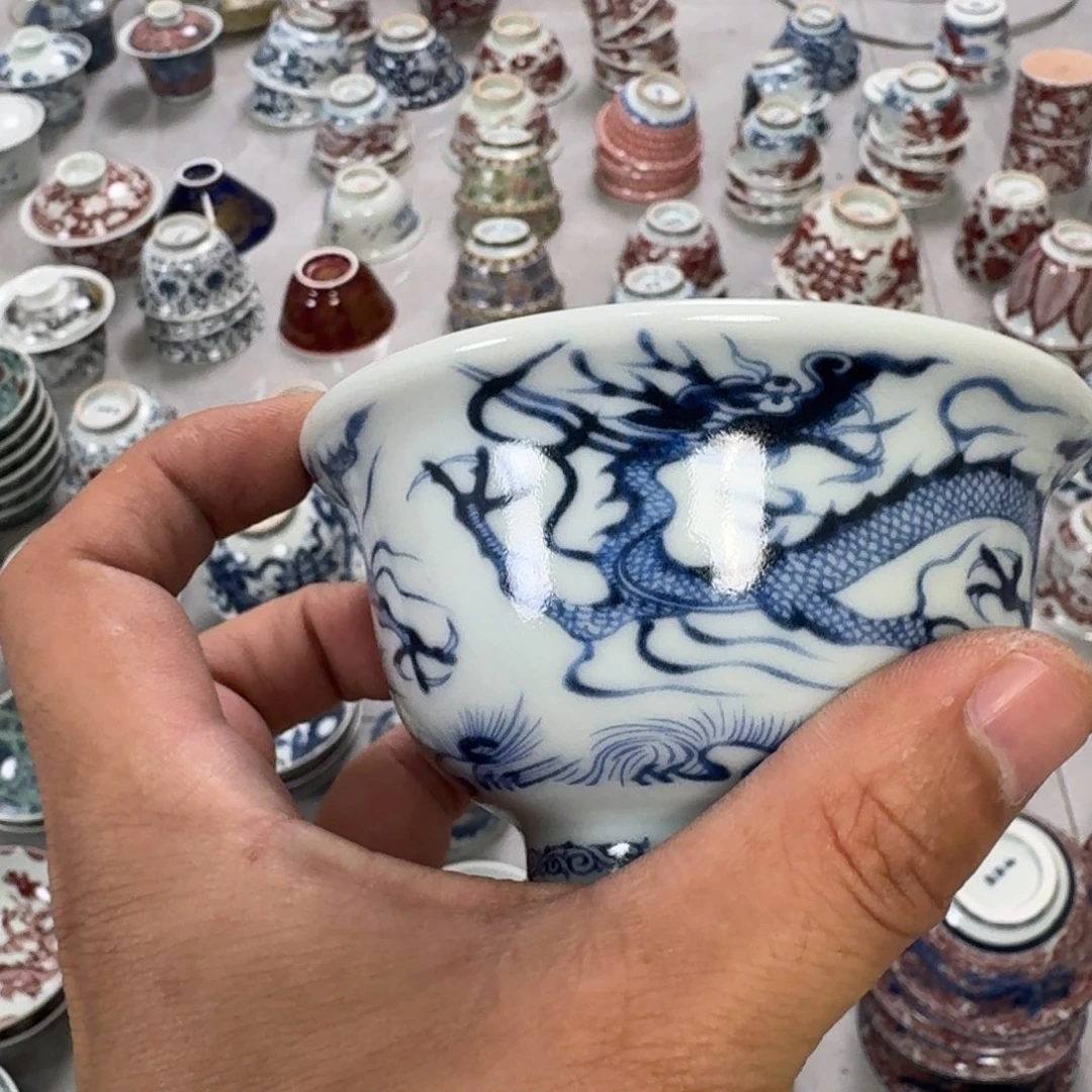 摆件青花穿云龙大压手