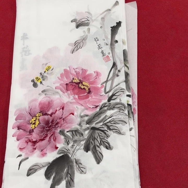 国画花鸟等图案为一体而