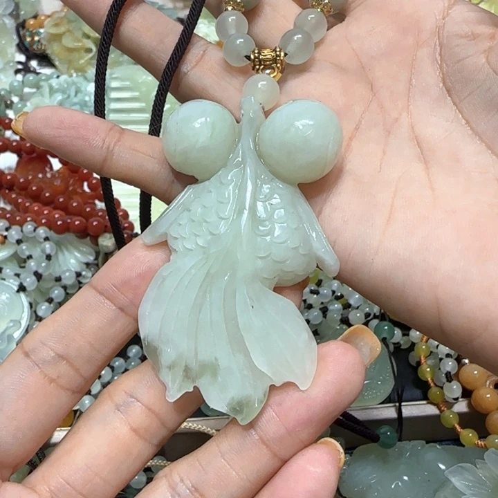 蛇纹石玉未镶嵌吊坠