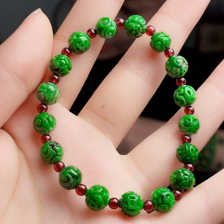 翡翠未镶嵌颈饰多样性