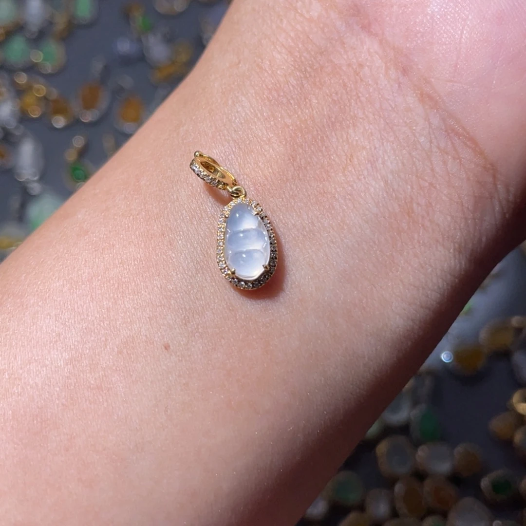 吊坠(不含链)18K金镶嵌翡翠