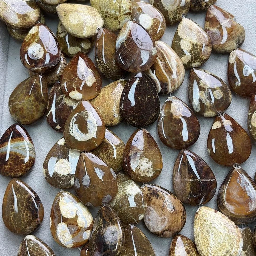 玛瑙/玉髓未镶嵌珠宝半成品30×40火玛瑙大水滴一条
