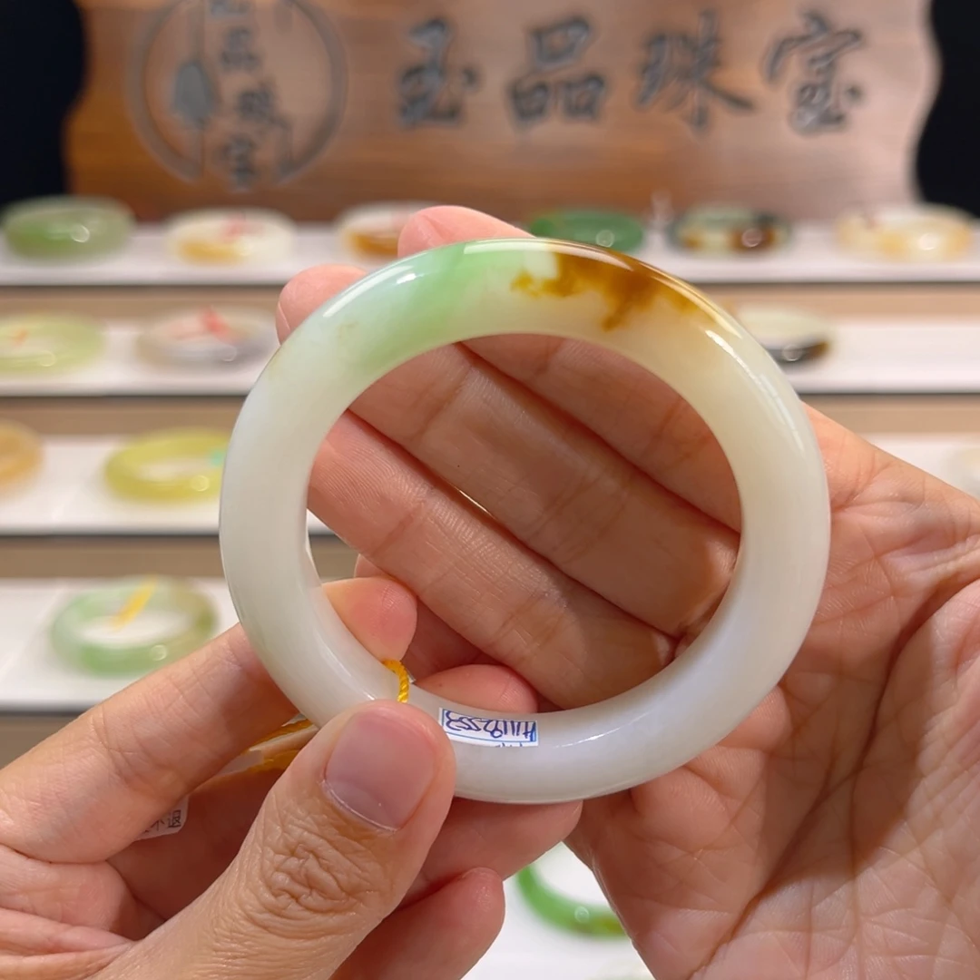 和田玉未镶嵌手镯  「糖翠三色」大漏！