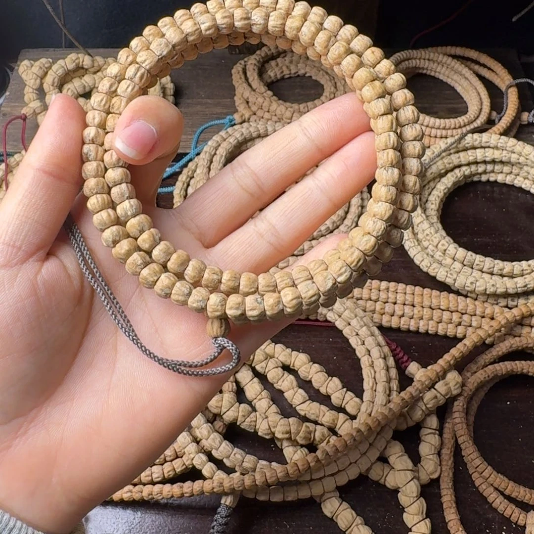 柏香籽/百香籽吊坠小*哥