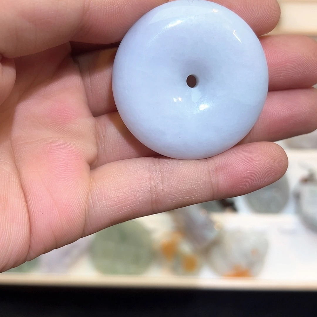 颈饰未镶嵌翡翠挂件