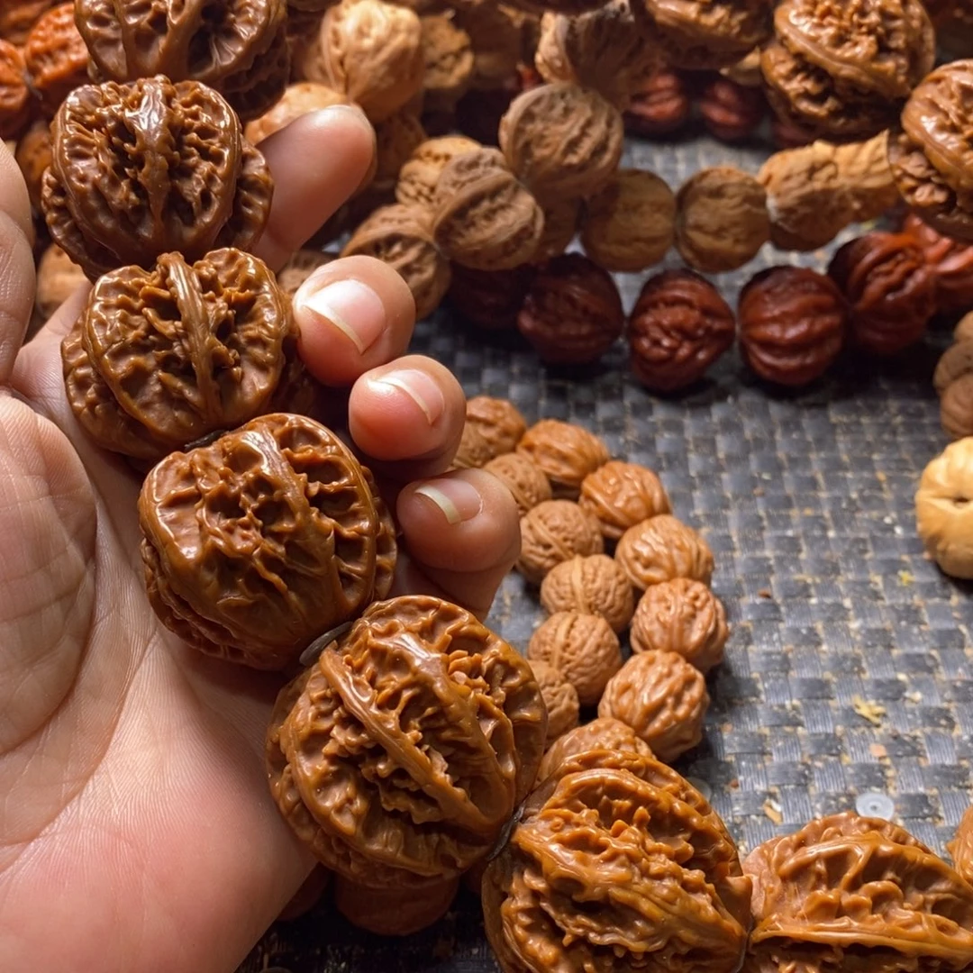 *****文玩核桃吊坠粗筋霸王龙