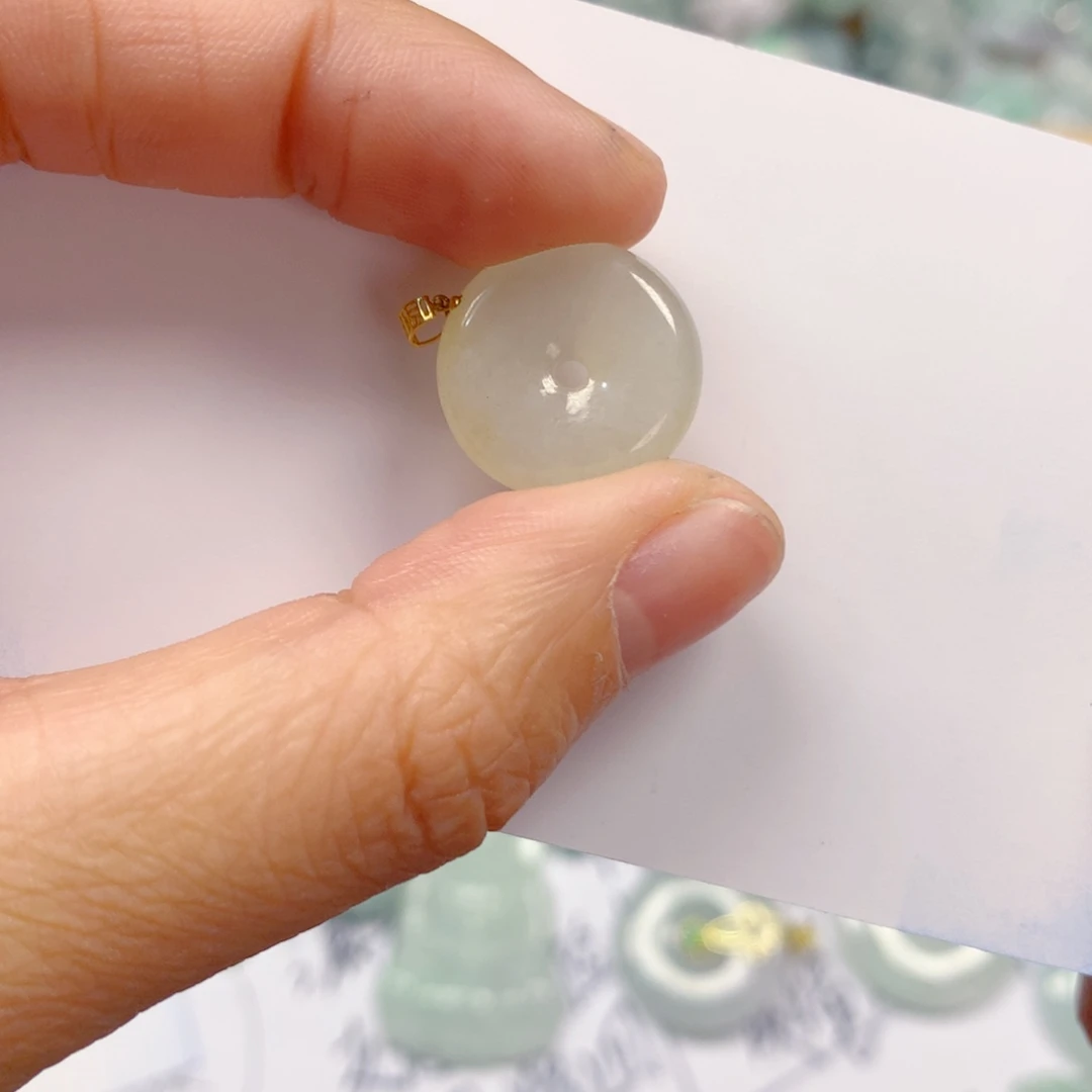 翡翠未镶嵌颈饰1111