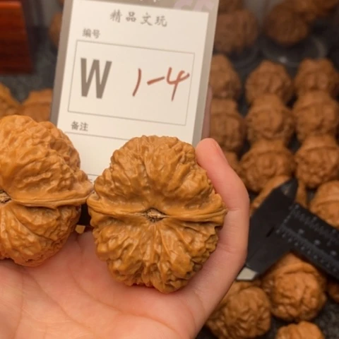 吊坠桃核我是第一百42