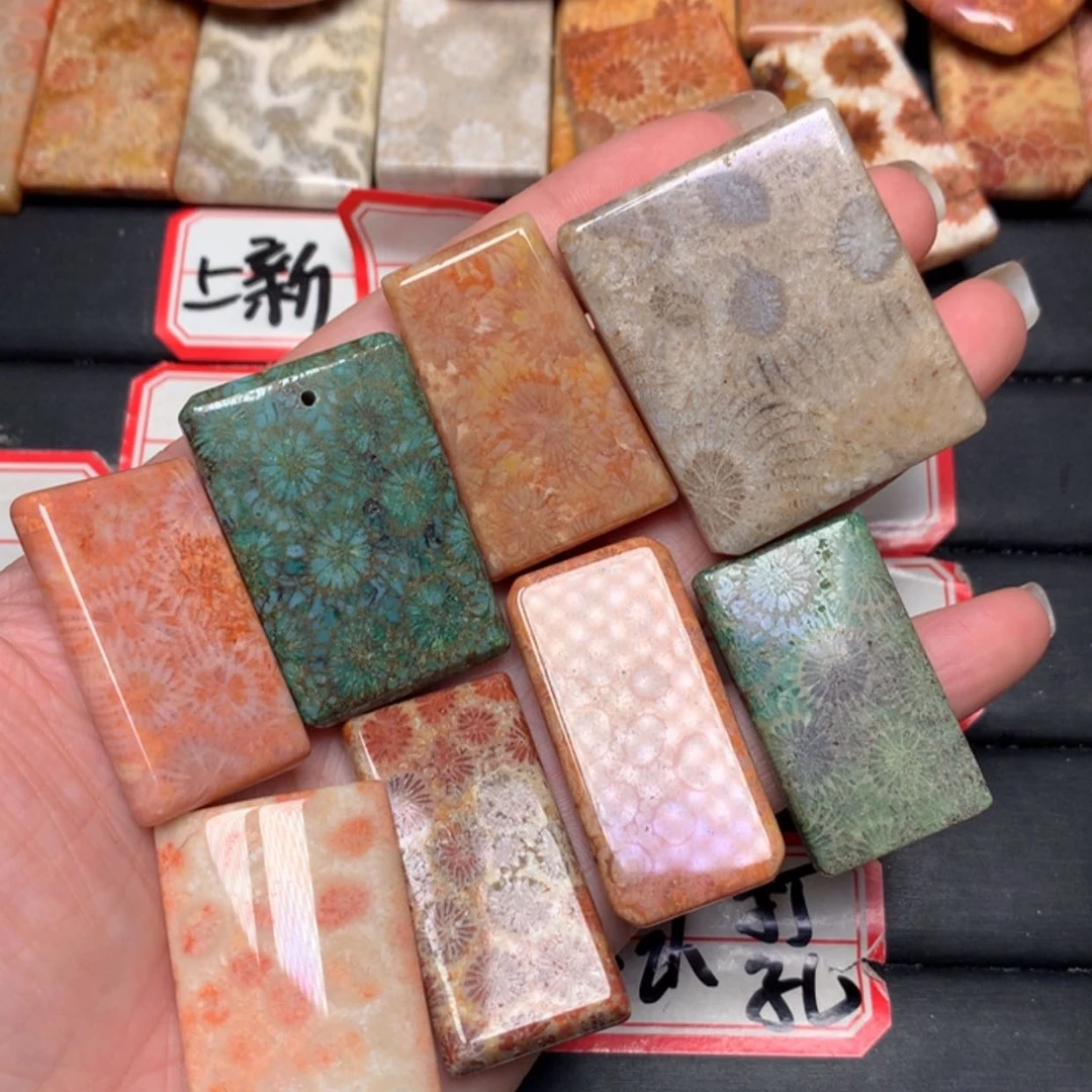 【闪购商品】硅化玉颈饰未镶嵌莫*卡