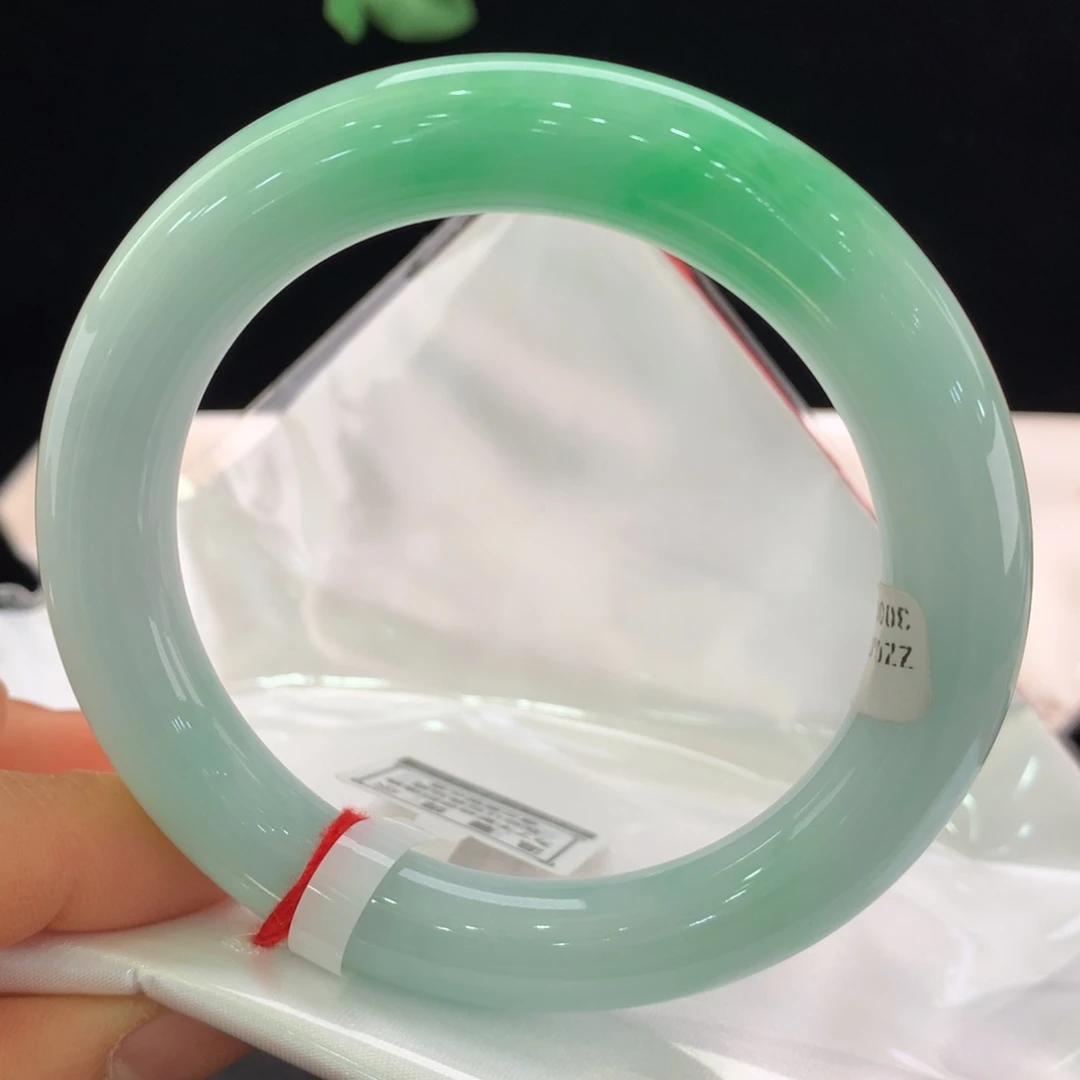 翡翠未镶嵌手镯0226