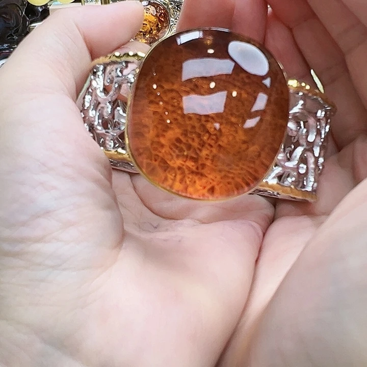 琥珀未镶嵌珠宝奇石