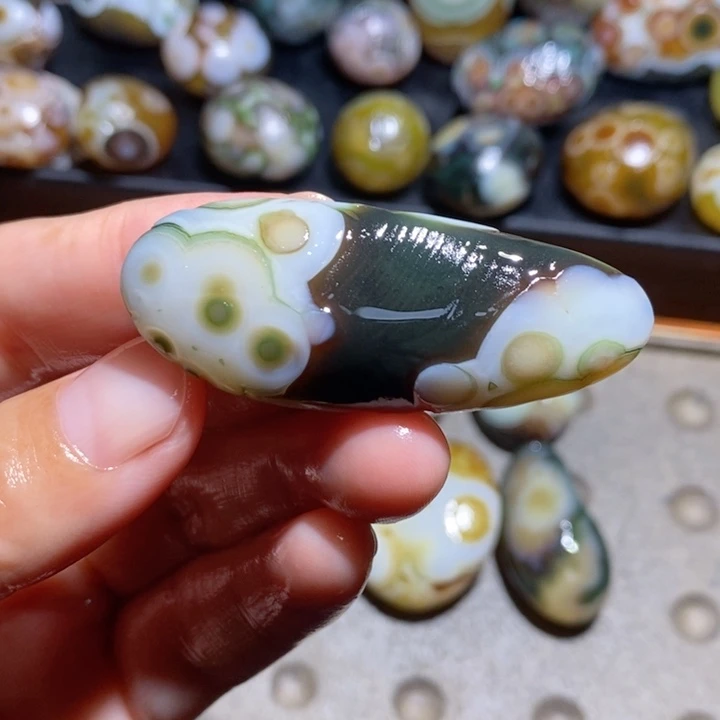 未镶嵌玛瑙/玉髓珠宝半成品82