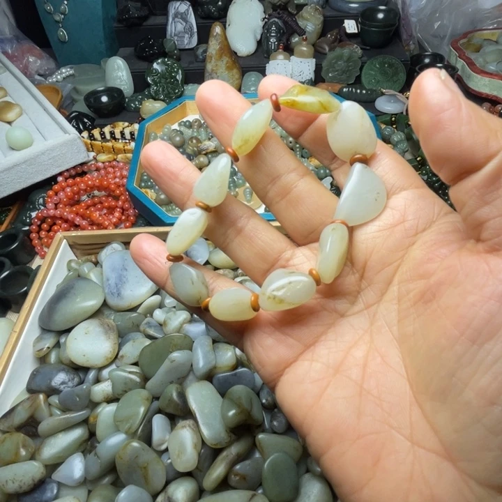 和田玉未镶嵌珠宝半成品