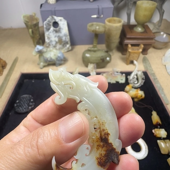 和田玉未镶嵌挂件器形美观大方