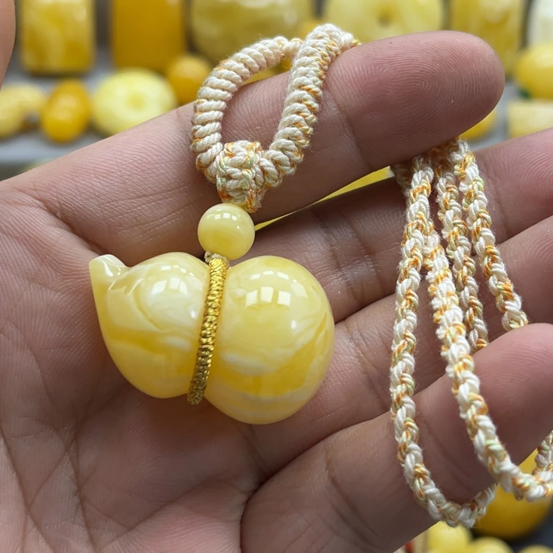 蜜蜡未镶嵌珠宝奇石