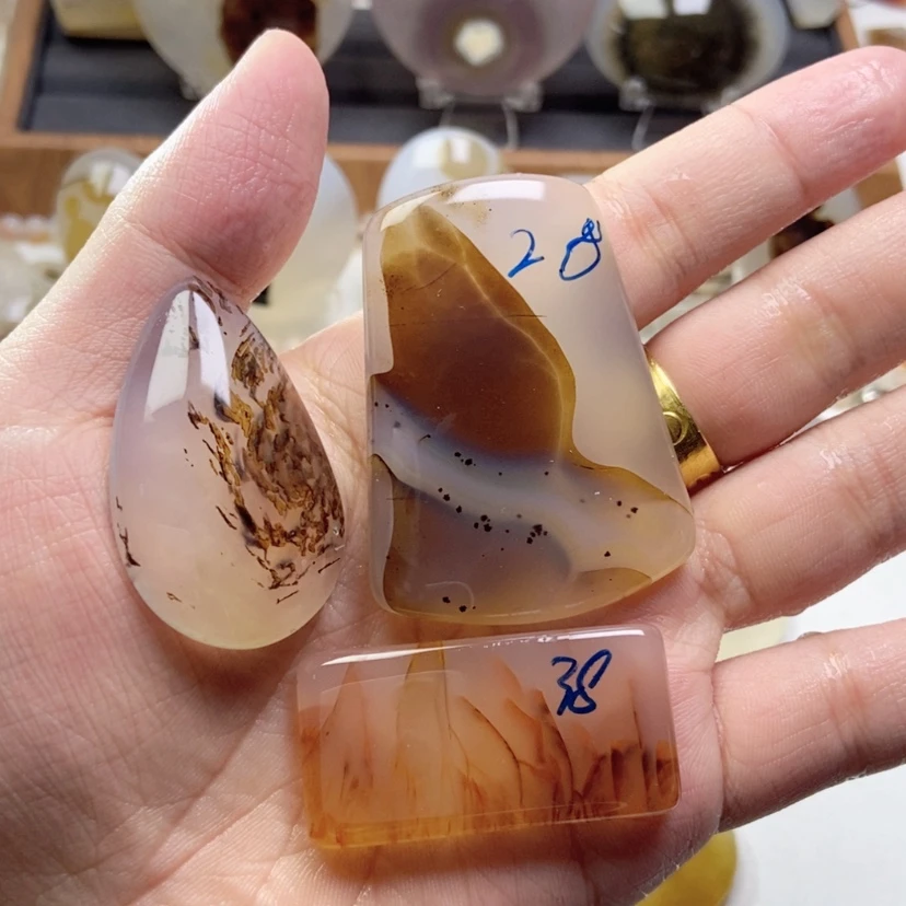 【闪购商品】玛瑙/玉髓颈饰未镶嵌金*