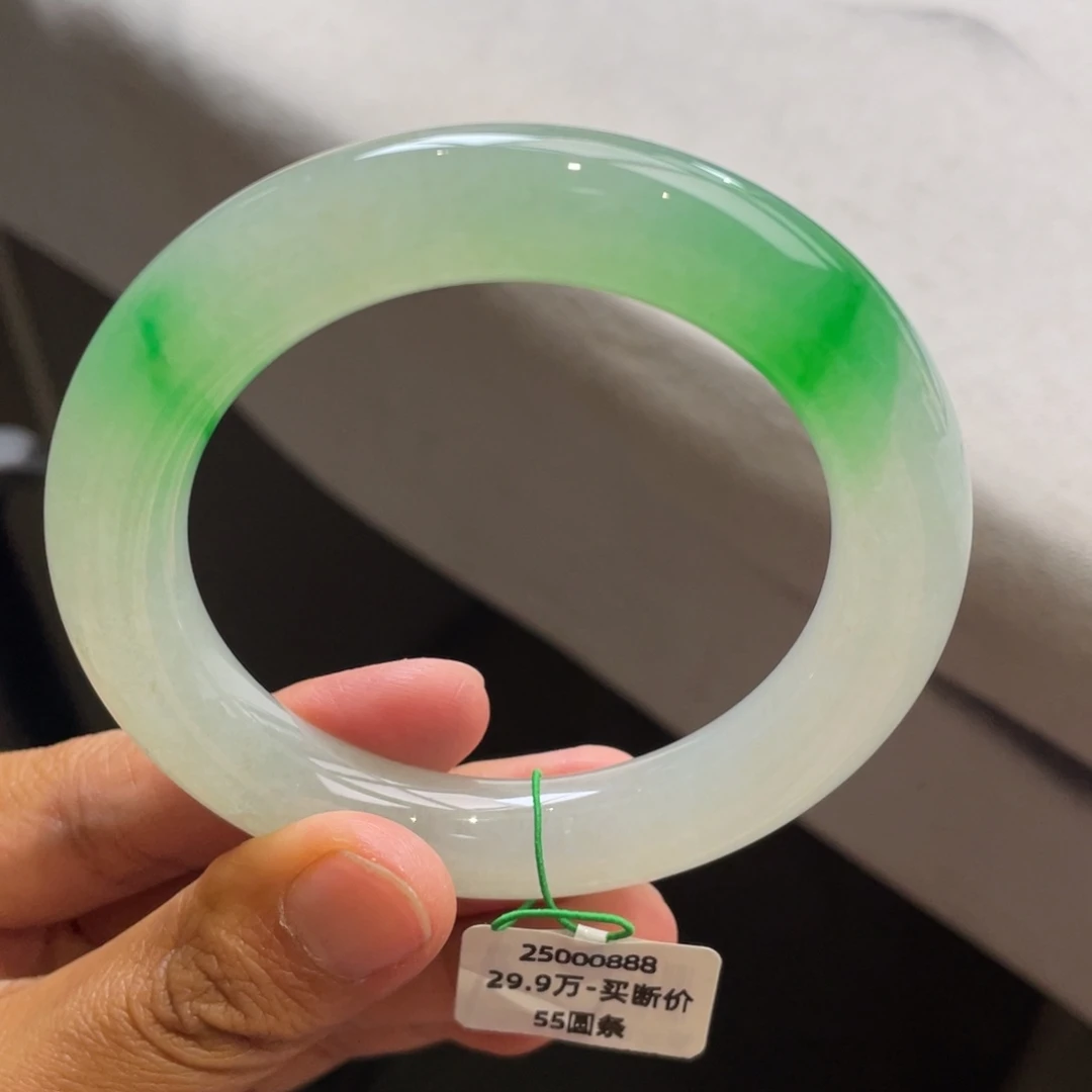 翡翠未镶嵌手镯冰胶阳绿圆条【强推】