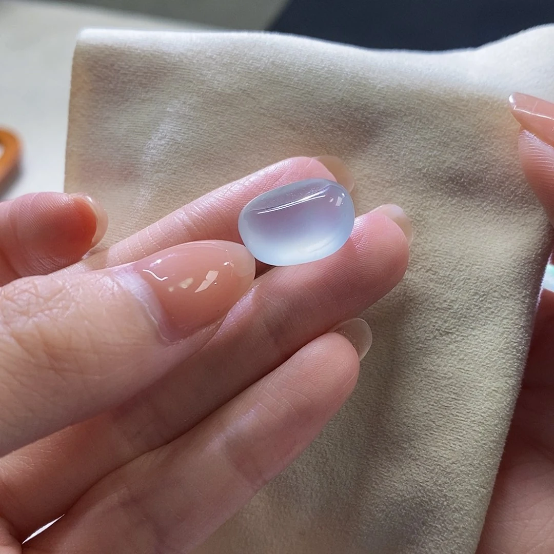 翡翠挂件未镶嵌随行