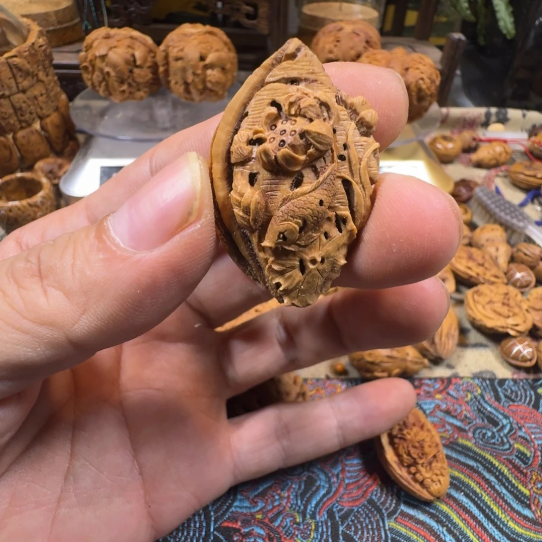 桃核雕刻鱼荷花221