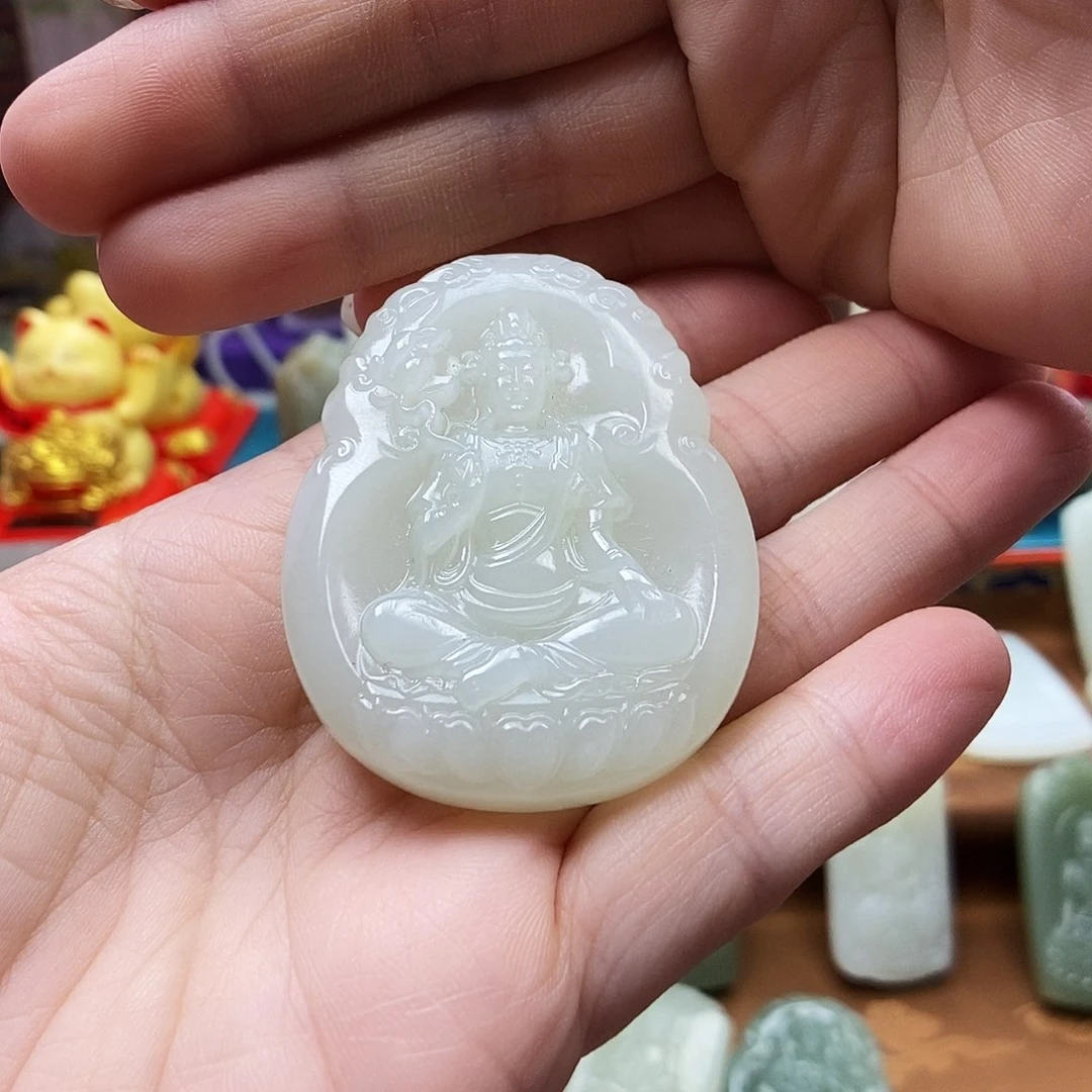 颈饰未镶嵌和田玉平**族