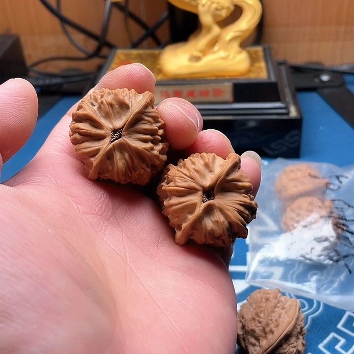 文玩核桃吊坠m****r天地