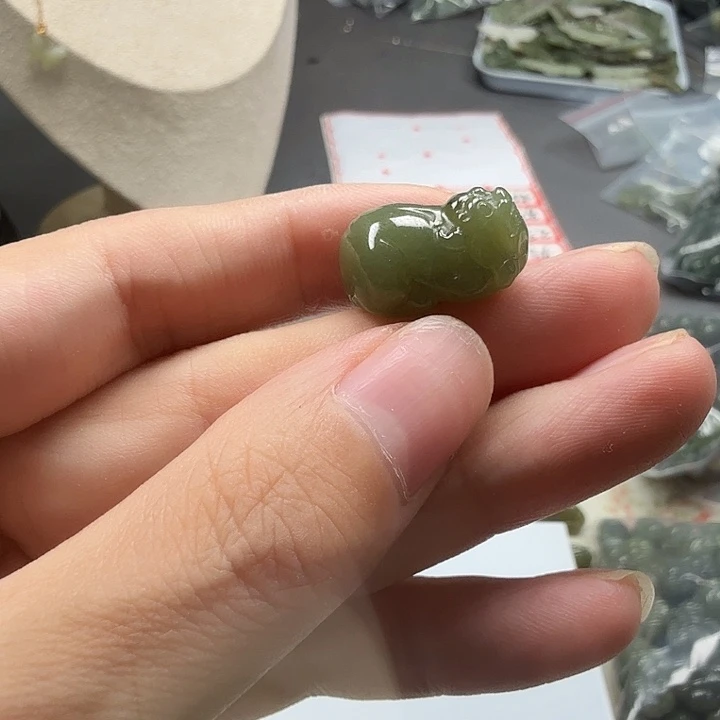 和田玉未镶嵌颈饰22