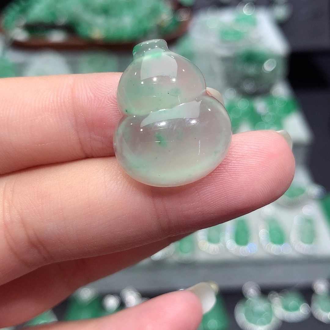 未镶嵌非洲翠石英质玉（非洲翠）