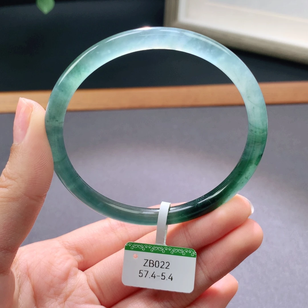 翡翠手镯未镶嵌天然翡翠手镯叮当镯